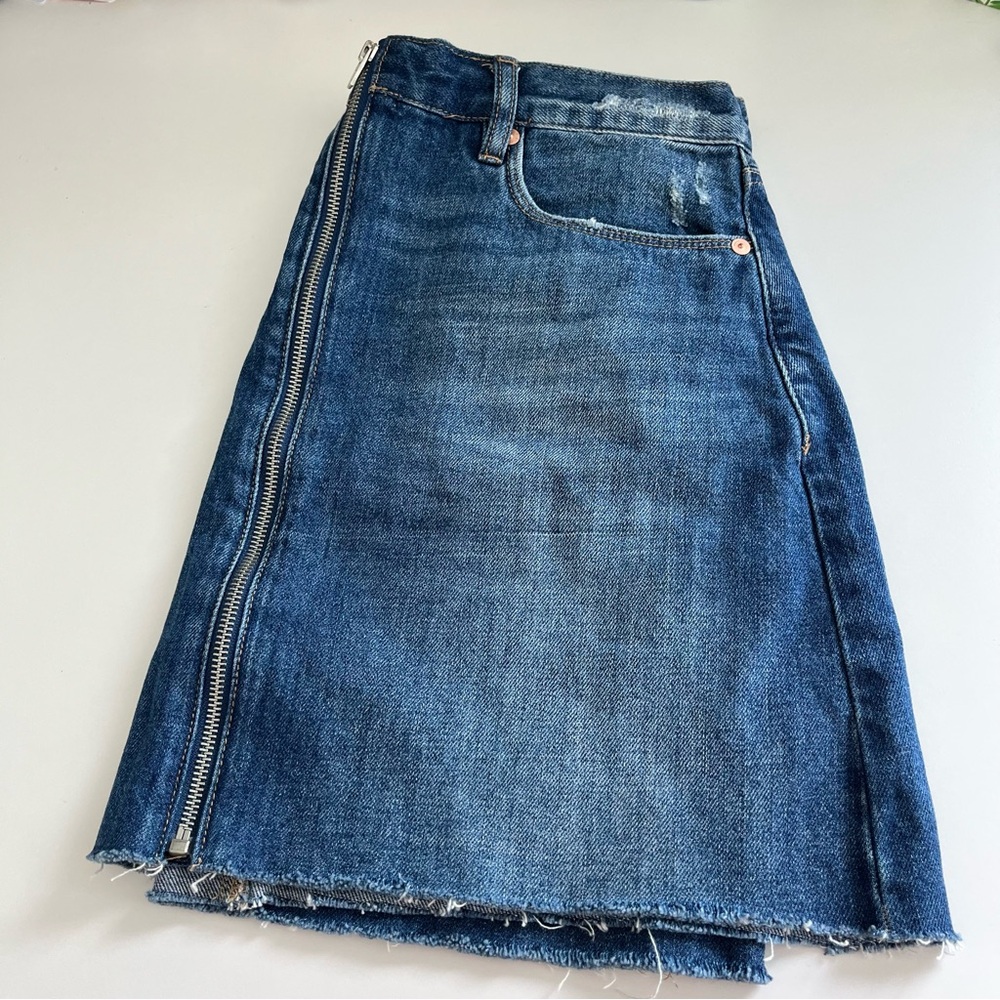 BlankNYC Women’s Denim Zip Up Skirt Raw Edge 29